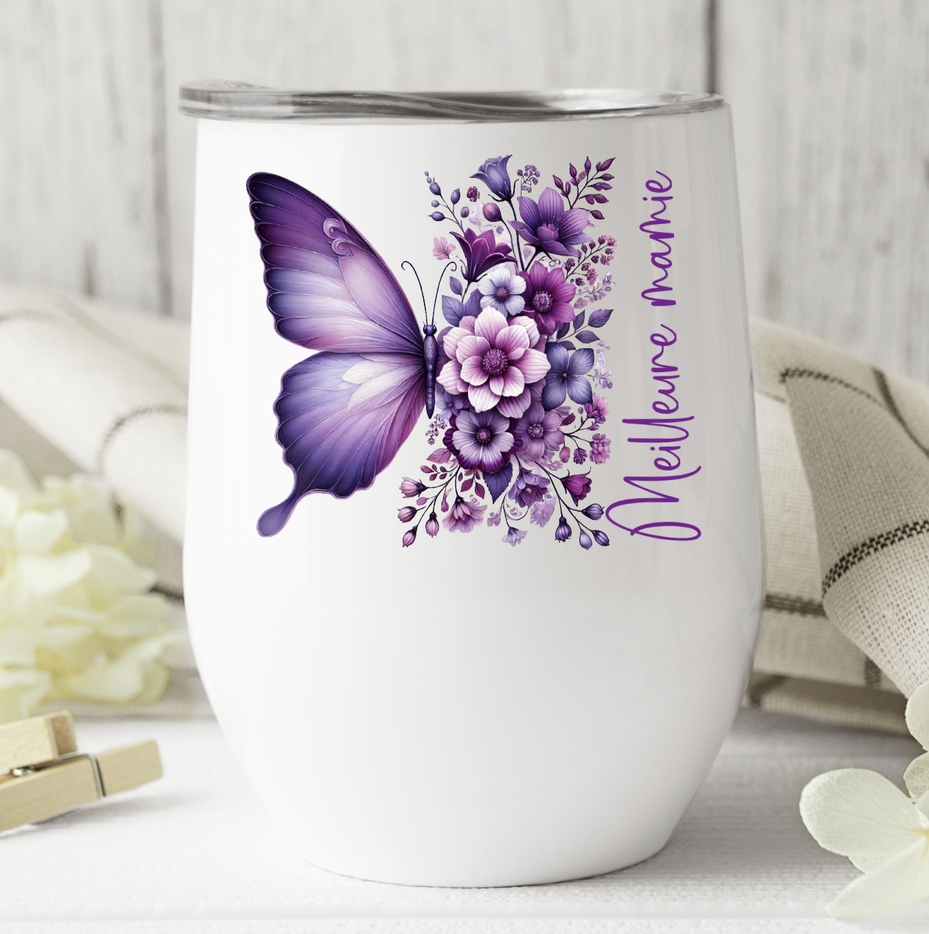 Papillon mauve