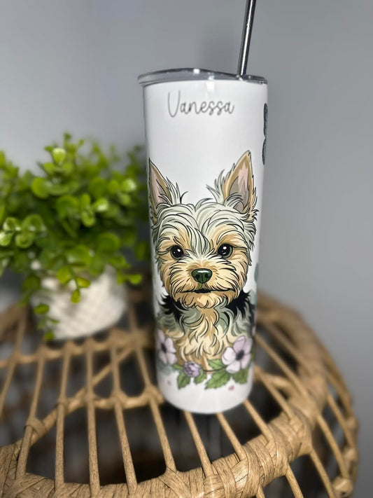 Yorkie et fleurs